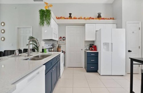 Lindfields Casa | Entire House with Private Pool in Four Cornersn