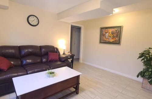West Valley City Casa | Entire Huge Basement! Fast Wifi! Private Entrance!