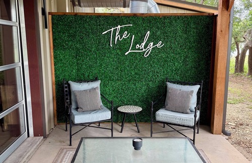 Bulverde Casa | The Lodge at Eagles Landing Lodge of Bulverde tiene capacidad para 12 invitados