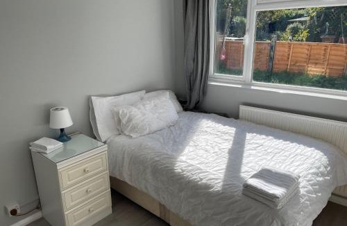 Brockley Apartamento | Entire Lovely 2 bedroom apartment with private garden & free street parking