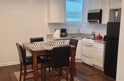 Linden Apartamento | Entire Lovely Apt* 5 Miles to EWR* Free Parking