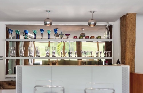 Canterbury Casa | Entire Lux Barn Lake and Garden - Canterbury, Kent