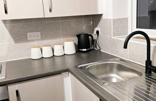 Wigan Casa | Entire luxurious 3 bedroom house in Wigan,Greater Manchester with free parking.
