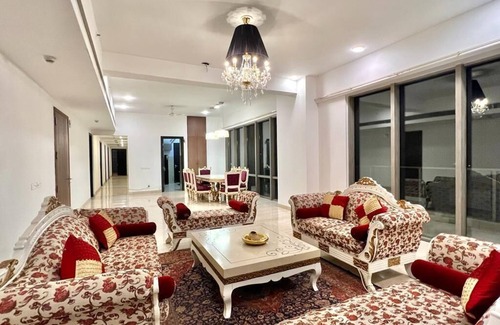 Vasant Kunj Apartamento | Entire Luxury 2BHK Flat for Parties/ Family