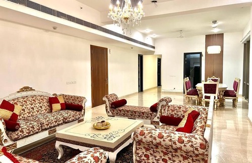 Vasant Kunj Apartamento | Entire Luxury 2BHK Flat for Parties/ Family