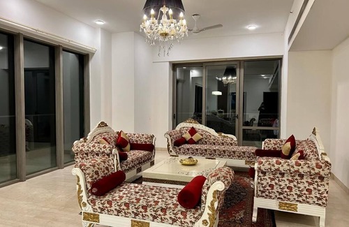 Vasant Kunj Apartamento | Entire Luxury 2BHK Flat for Parties/ Family