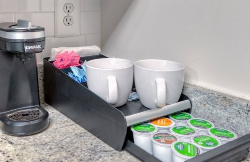 Crystal City Apartamento | Entire Luxury apt near Downtown D.C. w /FREE Wifi