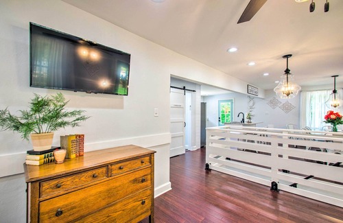 Afton Cabaña | Entire Mid-Century Modern Farmhouse-Style Cottage hosted by Heather