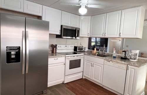Kissimmee Casa | Entire Mobile Home on Big Nature Land, 10 mins from airport, 20 mins from Disney