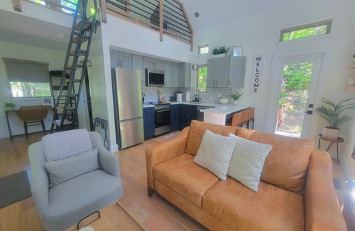 Rutherfordton Casa | Entire Modern Cabin on 40+ acres, 10 mins from Tryon Equestrian Center TIEC