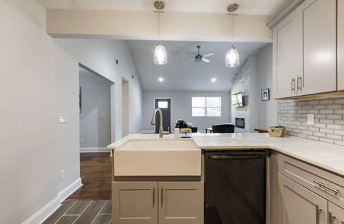 Collier Heights Casa | Entire Newly Renovated Home 10 mins from DT ATL