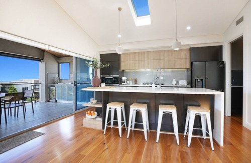 Shell Cove Casa | Entire Ocean View Shell Cove Mansion - Sleeps 16 guests 5 minute from the beach!