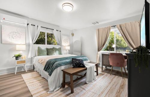 La Mesa Casa | Entire Private 4-BR Home, Lux King Bed, Big Yard, Prime Area, Ranch Style, Available Now
