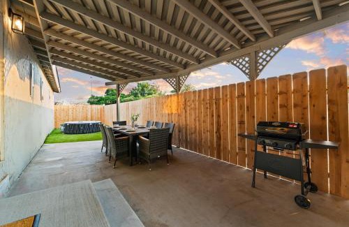 El Cajon Casa | Entire Private 4-BR House, w Hot Tub, King Bed, 80 TV, Gated Yard, Ranch Style, Available Now