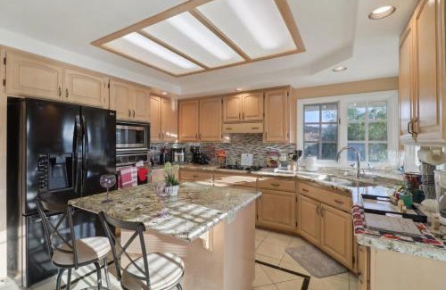 Fallbrook Casa | Entire Private 5-BR 3-Acres Estate, 3000 sqft, near Winery in Fallbrook, Available Now
