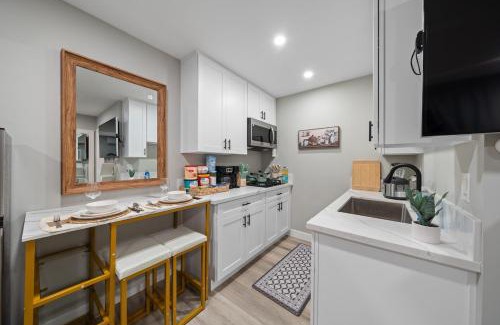 La Presa Casa | Entire Private Studio with 1 King Bed, Full Kitchen, Gated Yard, Available Now