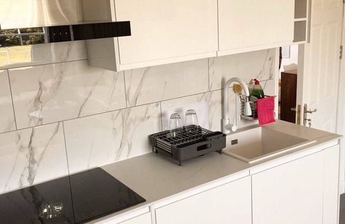 Redhill Apartamento | Entire Redhill Apartment hosted by Pius