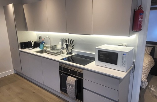 Reigate Apartamento | Entire Reigate Apartment hosted by Pius
