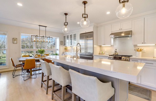 Old Town Alexandria Casa | Entire Riverside and Parkside Home in the Heart of Old Town, with Parking!