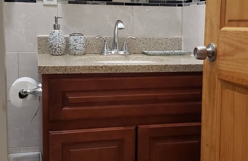 West Side Casa | Entire spacious Luxury Condo - 10mins walk to JSQ Path