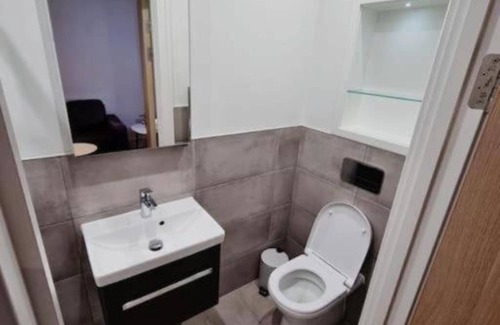 Loxford Apartamento | Entire Studio Flat in Ilford Town Centre 2 Minutes From Train Station