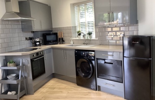 Wisbech Apartamento | Entire Stylish Garden Apartment 2 double ensuite bedrooms sleeps 4 Pet friendly