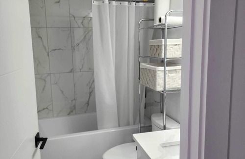 Northeast Edmonton Casa | Entire Suite in Edmonton, Canada