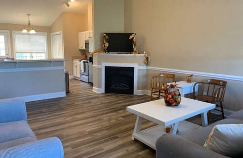 Winterville Casa | Entire Townhome, Families, Travel Nurses