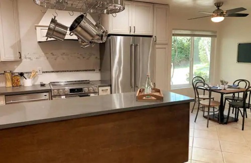 University City Casa | ENTIRE TOWNHOUSE - UTC/La Jolla BEAUTY!, Location!