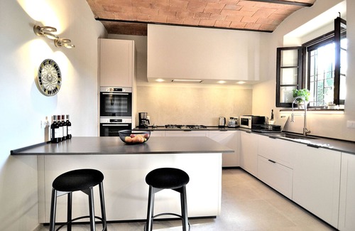 San Gimignano Villa | Entire Tuscan farmhouse with private pool between Siena and Florence