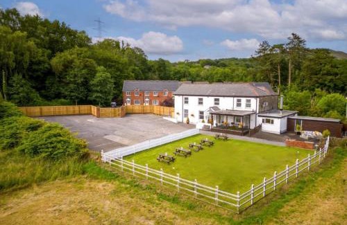 Margam Casa | Entire Venue Hire with 8 Bedroom Accommodation - Your Own Pub Experience