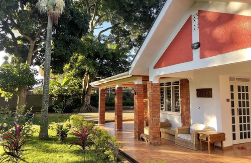Kireka Villa | Kasana Sunshine Guesthouse - Perfecto para familias y grupos.