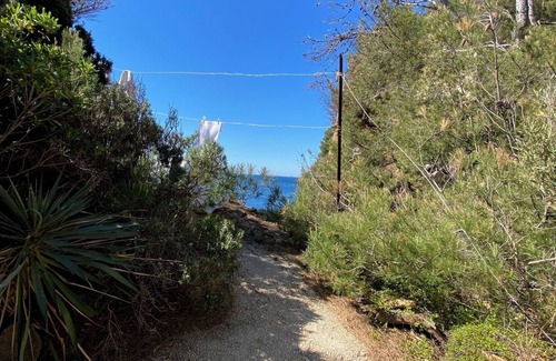 Ensues-la-Redonne Casa | Entire villa in the "Madrague de Gignac" cove