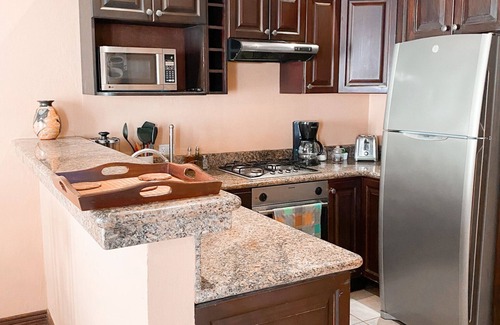 Tamarindo Villa | Casa en comunidad cerrada, 2 Bd, 2 y 1/2 baño, piscina, playa de arena