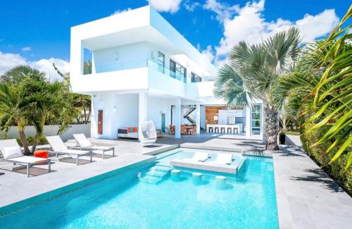 Long Bay Apartamento | Entire Villa in Providenciales, Long Bay Beach, Turks and Caicos Islands