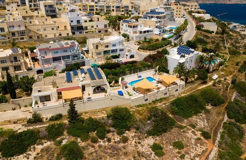 Mellieħa Heights Villa | D Ver 4 You Villa!