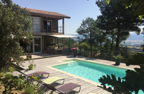 Villeneuve Villa | Villa entera con vistas panorámicas en un entorno privilegiado en el corazón del Luberon.
