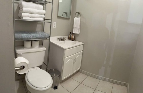 Northglenn Apartamento | Entire walkout basement near shopping and dining