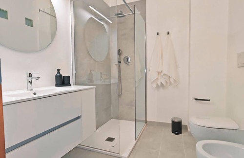 Alessandria Apartamento | Entirely renovated elegant apartment in downtown Alexandria