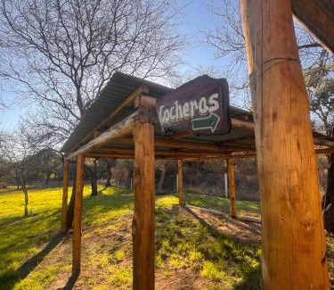Las Rosas Chalet De Esquí | Entre Algarrobos - Cabañas con pileta y naturaleza