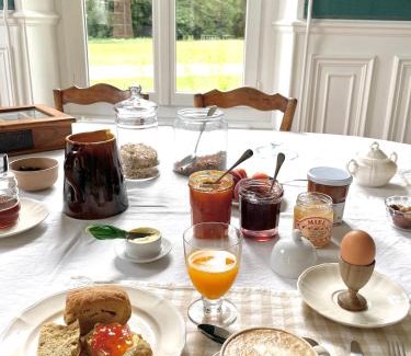 Saint-Regle Cama Y Desayuno | Entre les branches