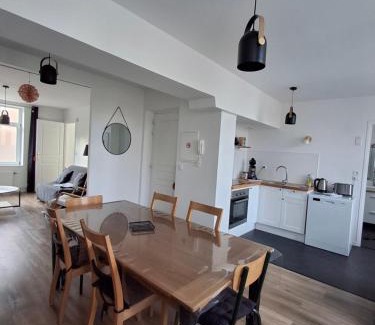 Arras Apartamento | Entre les places, spacieux avec Parking Gratuit