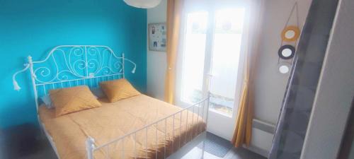 Aureilhan Casa | EntreLac&Océan1 - chambre d'hôtes chez l'habitant, Entrée et terrasse privée- cyclotouristes bienvenue