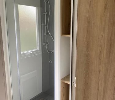 Piraillan Otro | Envie d un break de paysages sauvages et de nature ce mobile home neuf tout confort climatise idealement situe au bord de l eau dans un camping 4 etoiles vous attend pour un week end quelques jours ou des vacances en famille