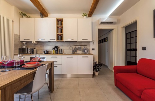 Old Town Apartamento | Enzo Ferrari Museum|Stazione FS-WiFi-parking NO ZTL