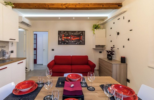 Old Town Apartamento | Enzo Ferrari Museum|Stazione FS-WiFi-parking NO ZTL