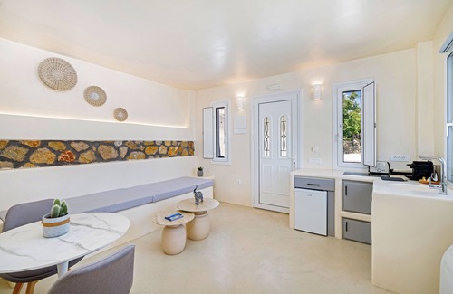 Exo Gonia Complejo | Eolithos Suites