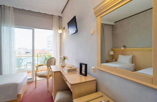Agia Triada Hotel | EONA BEACH RESORT by Greek Pride