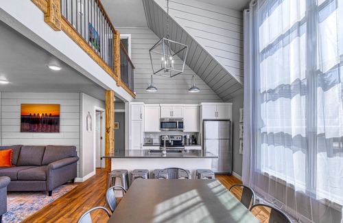 Ephraim Cabina | Ephraim home- Great for Families and Groups! Dog Friendly up to 4 dogs!
