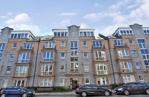 Aberdeen West End Apartamento | EPI - TRIBUNAL DE REGENCIA DE 3 CAMAS